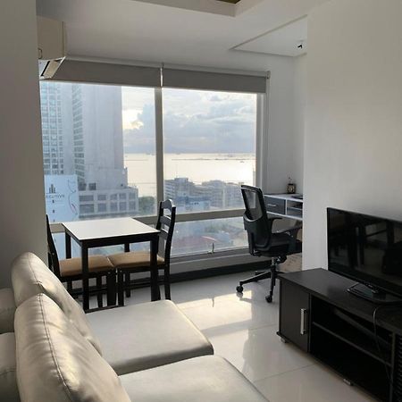 1 Bedroom With Balcony, Fully Furnished Overlooking Manila Bay At Birch Tower, Malate, Manila Exterior foto