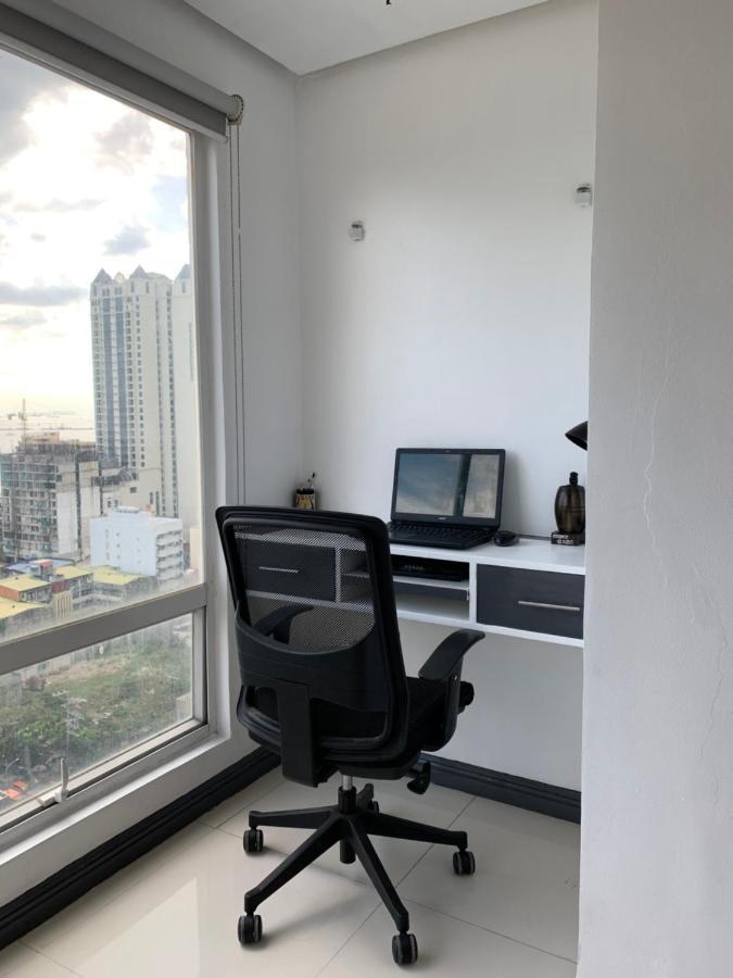 1 Bedroom With Balcony, Fully Furnished Overlooking Manila Bay At Birch Tower, Malate, Manila Exterior foto